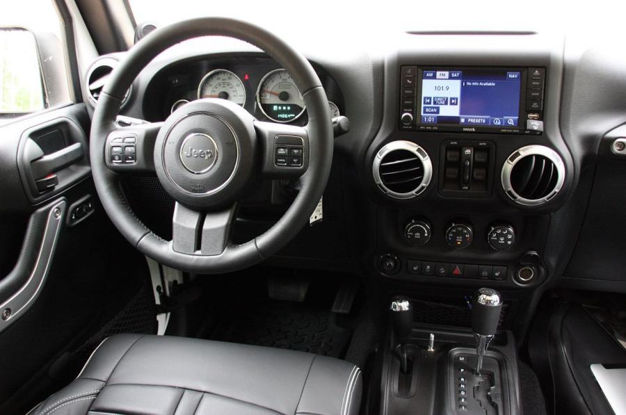  Jeep Wrangler Hemi AEV 2011 года  (фото 15 из 58)